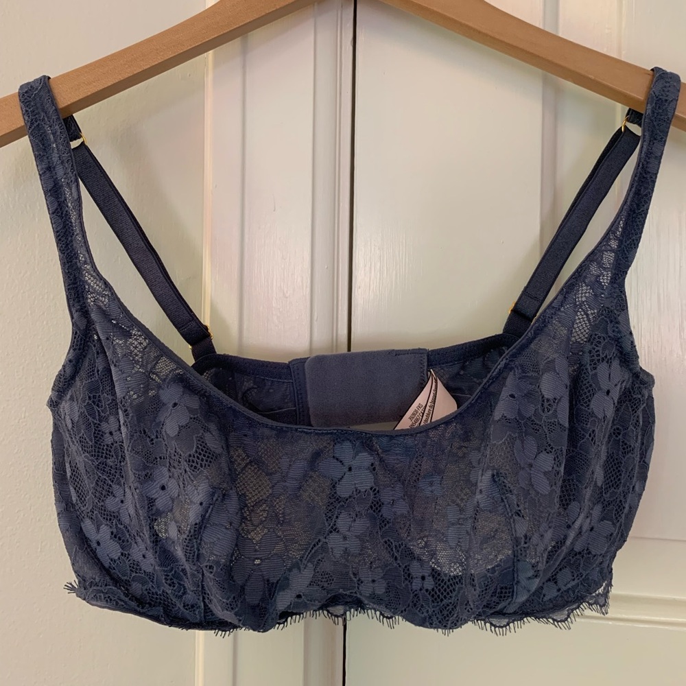 Victoria’s Secret Blue Lace Bra in Size 36C